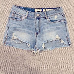 Cutoff Jean shorts